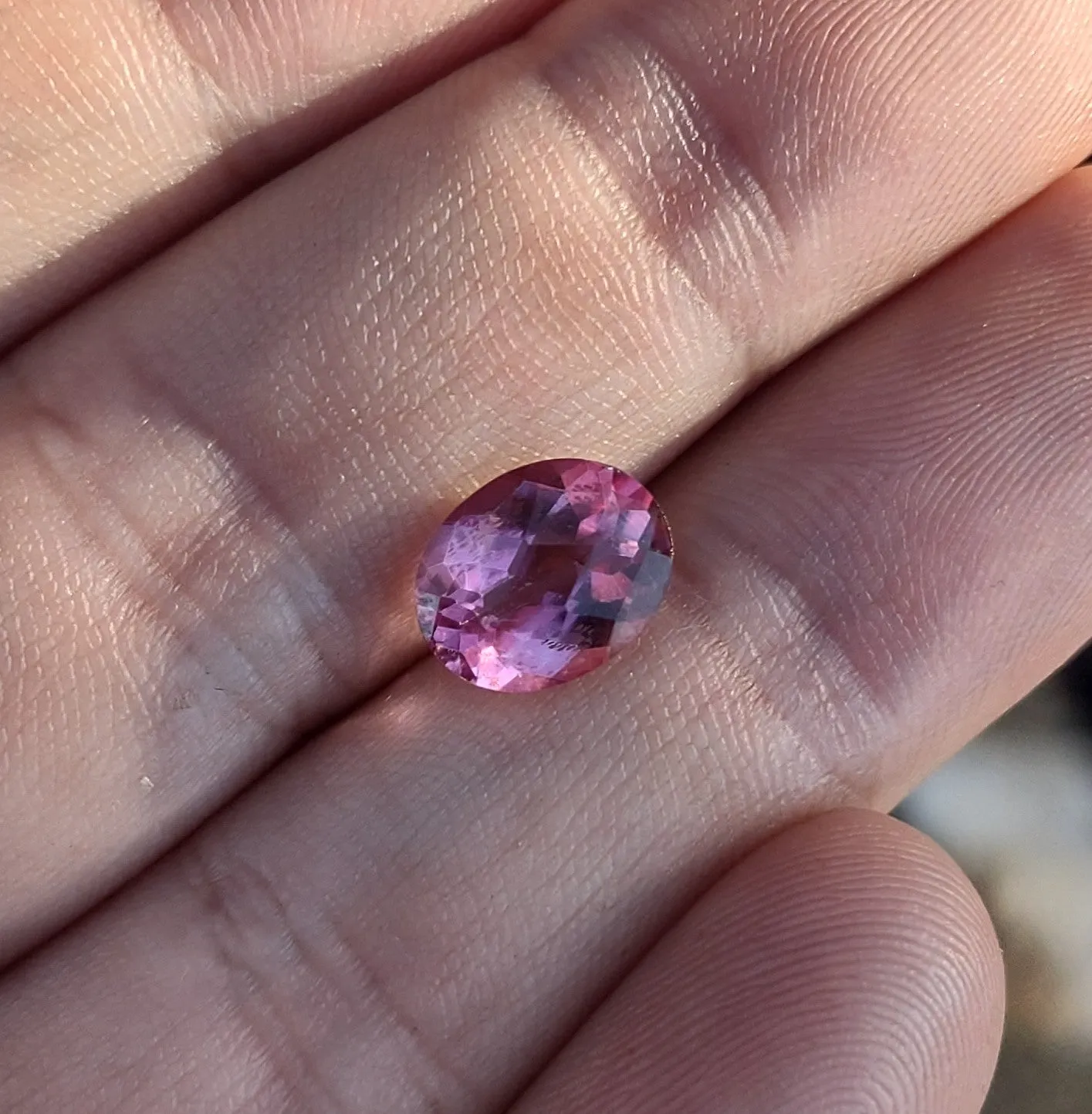 3.16 ct AMAZING HOT PINK RUBELLITE WITH RED FLASHES