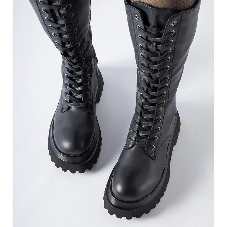 Black high insulated boots by Upton