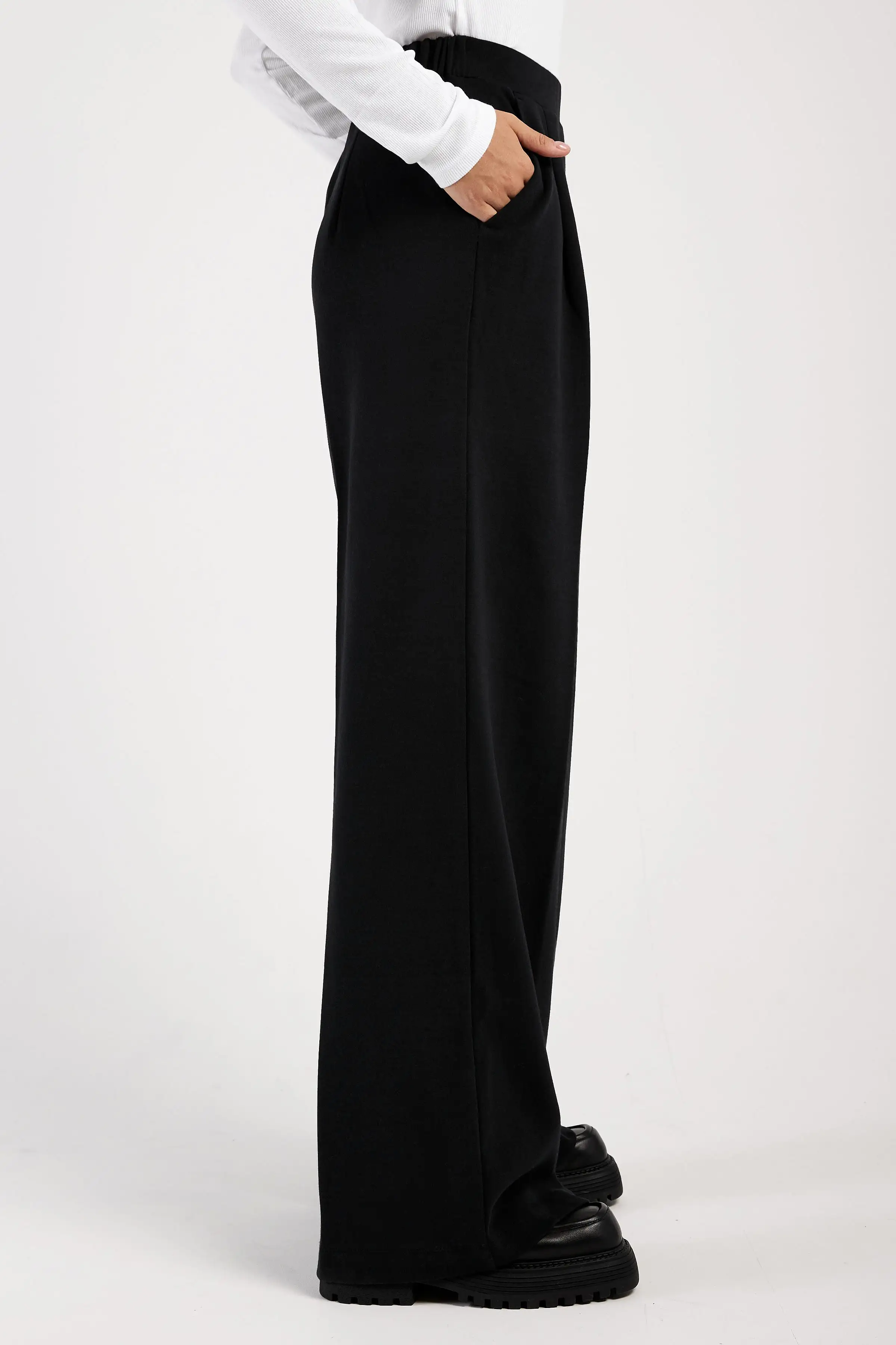 Canter Jersey Pant in Black