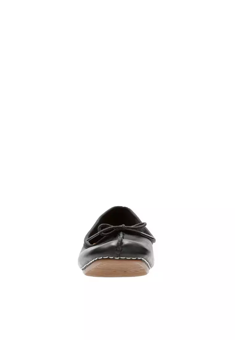 Clarks Clarks Freckle Ice Black Leather Womens Casual Flats