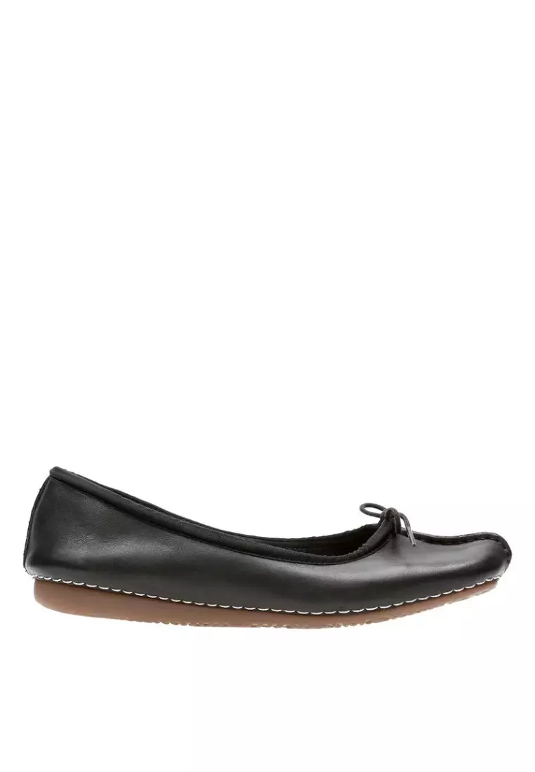 Clarks Clarks Freckle Ice Black Leather Womens Casual Flats