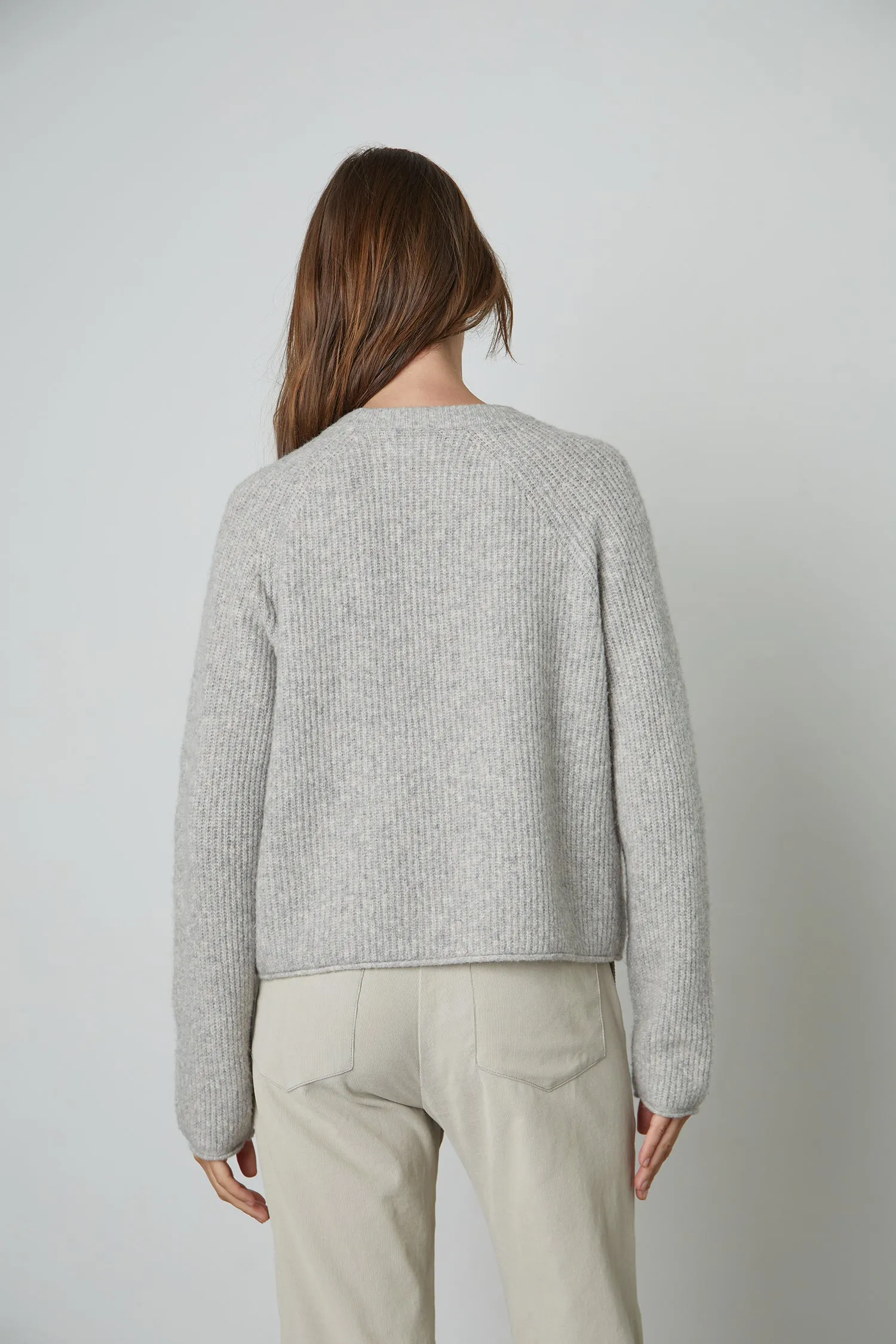 GIGI CREW NECK SWEATER IN LIGHT HEATHER