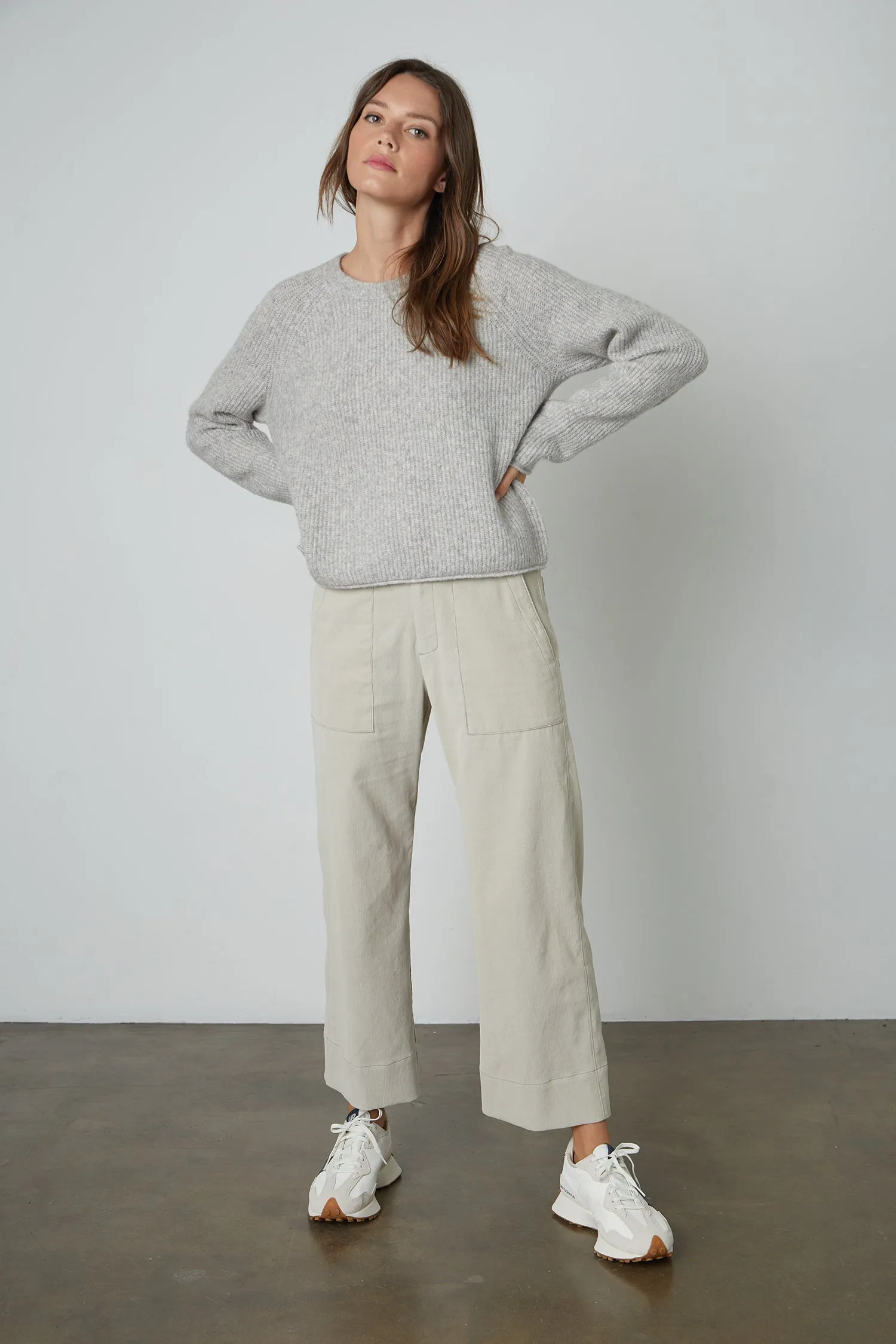 GIGI CREW NECK SWEATER IN LIGHT HEATHER