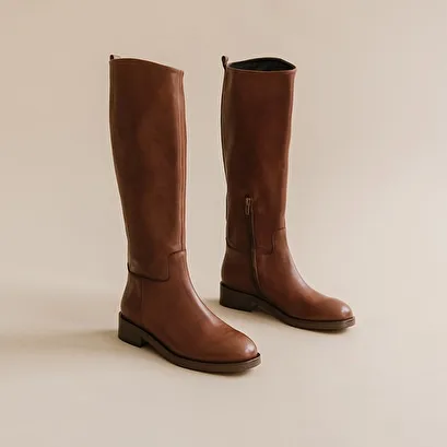 High boots in cognac leather