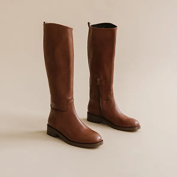 High boots in cognac leather