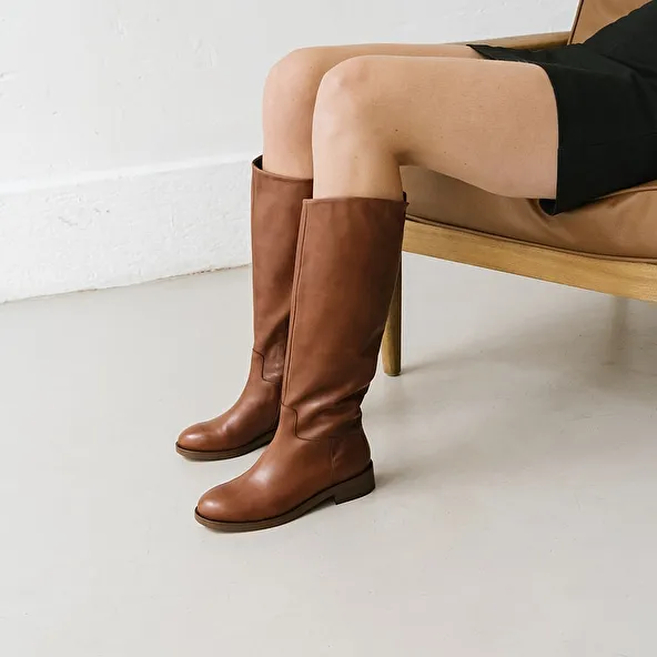 High boots in cognac leather