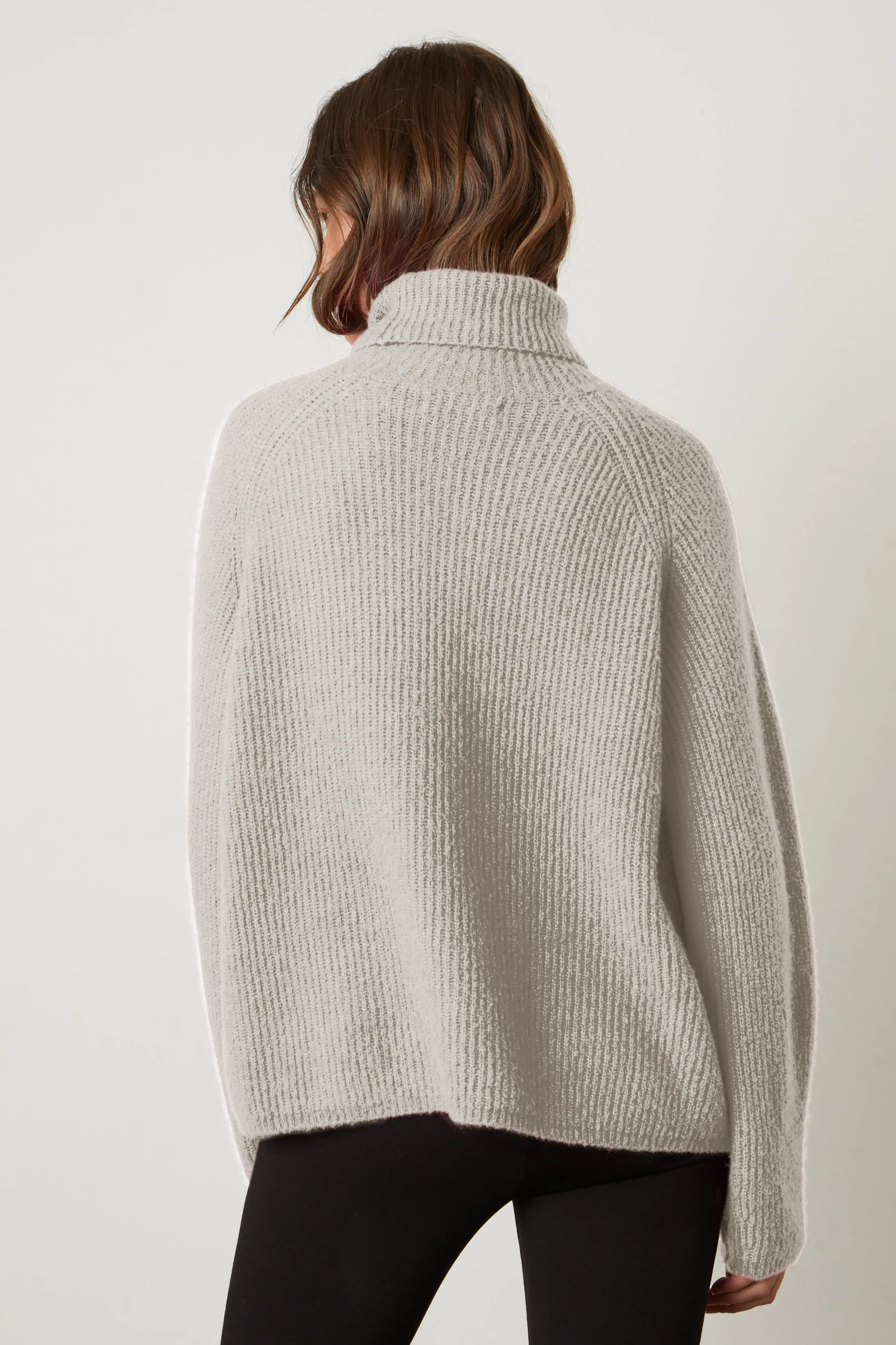 JUDITH TURTLENECK SWEATER IN SNOW