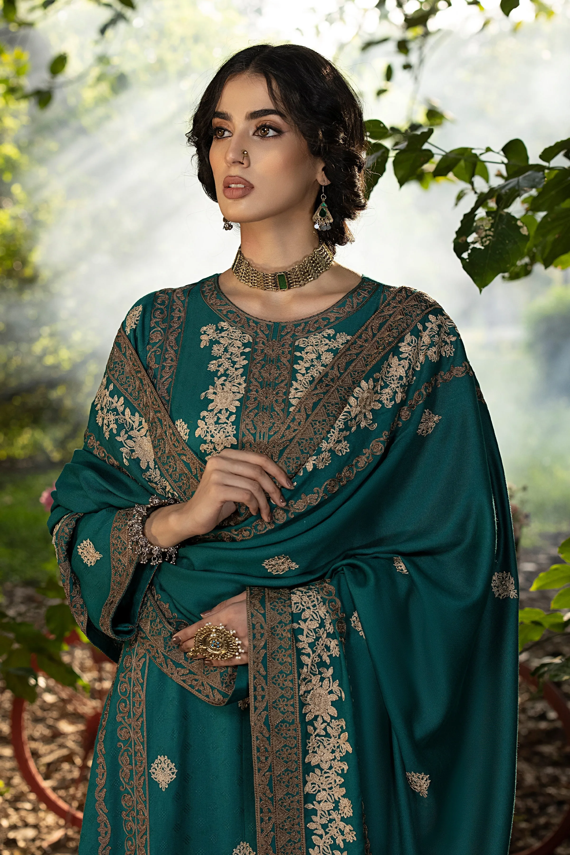 Lakhany Embroidered Cashmi Wool Unstitched 3Pc Suit LG-IZ-0007