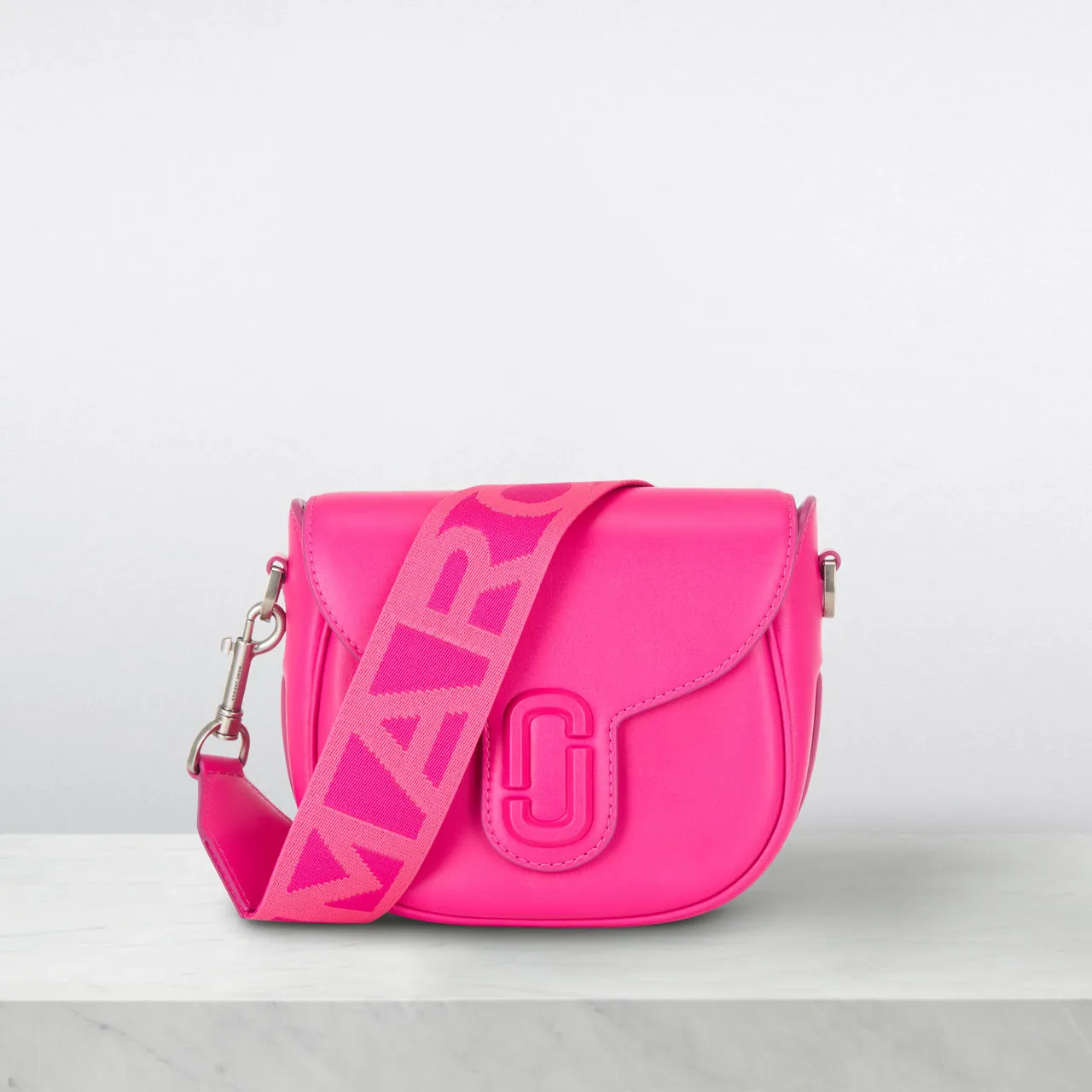 MARC JACOBS The Covered J Marc Saddle Bag - Hot Pink