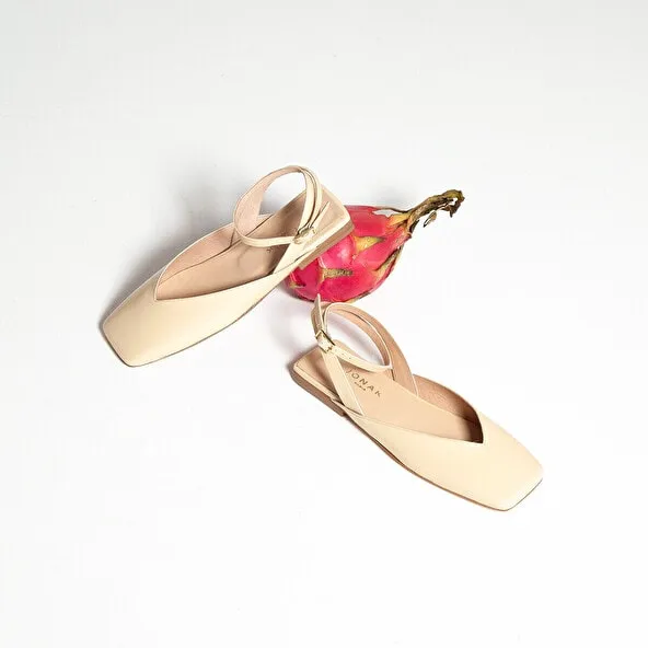 Open side ballet flat in yellow patent leather