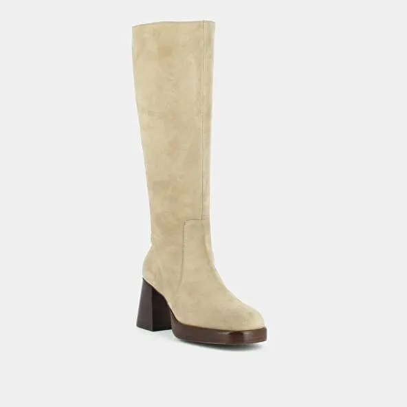 Platform boots in beige suede