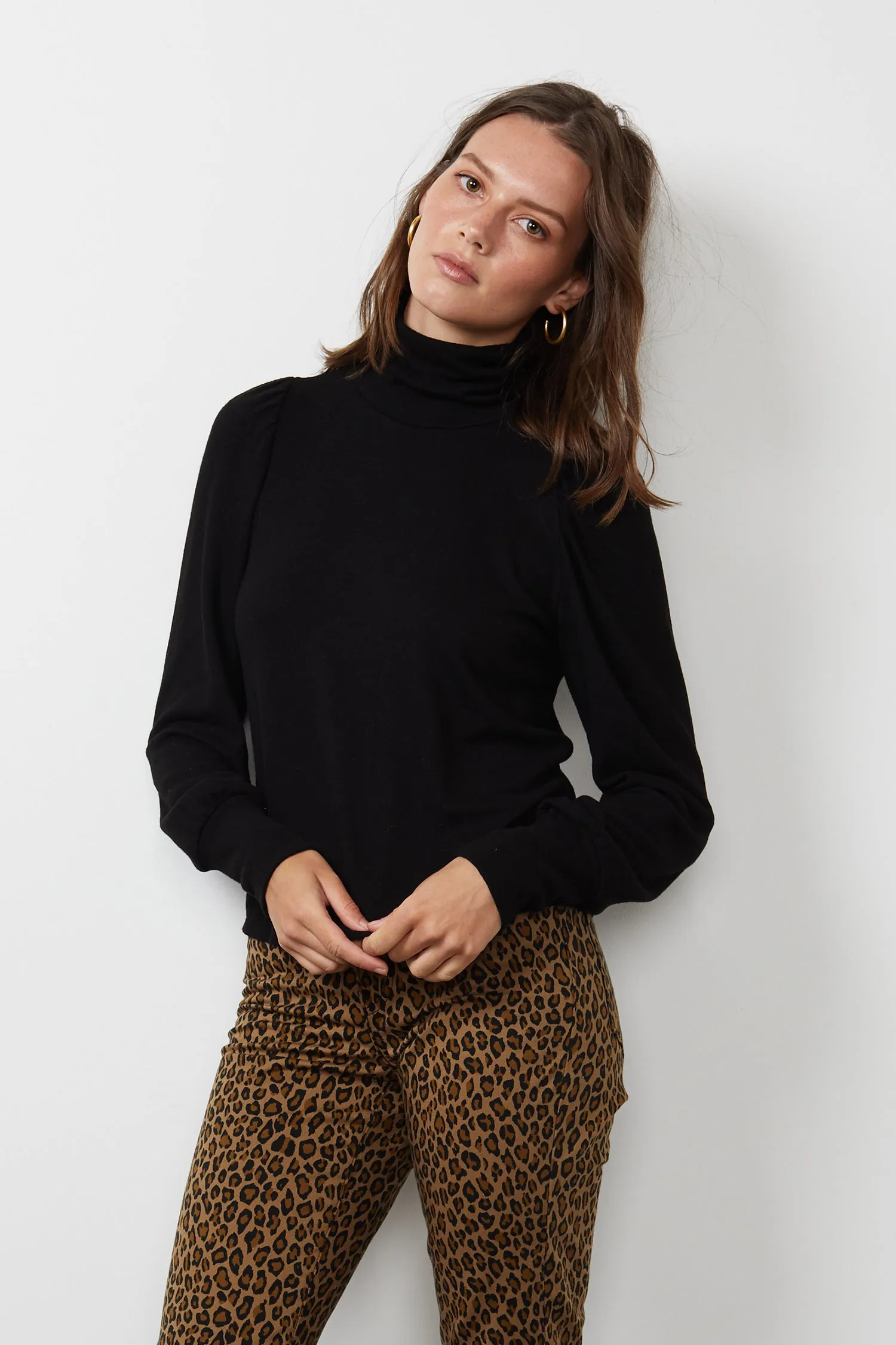 RUE COZY LUX TURTLENECK SWEATER IN BLACK