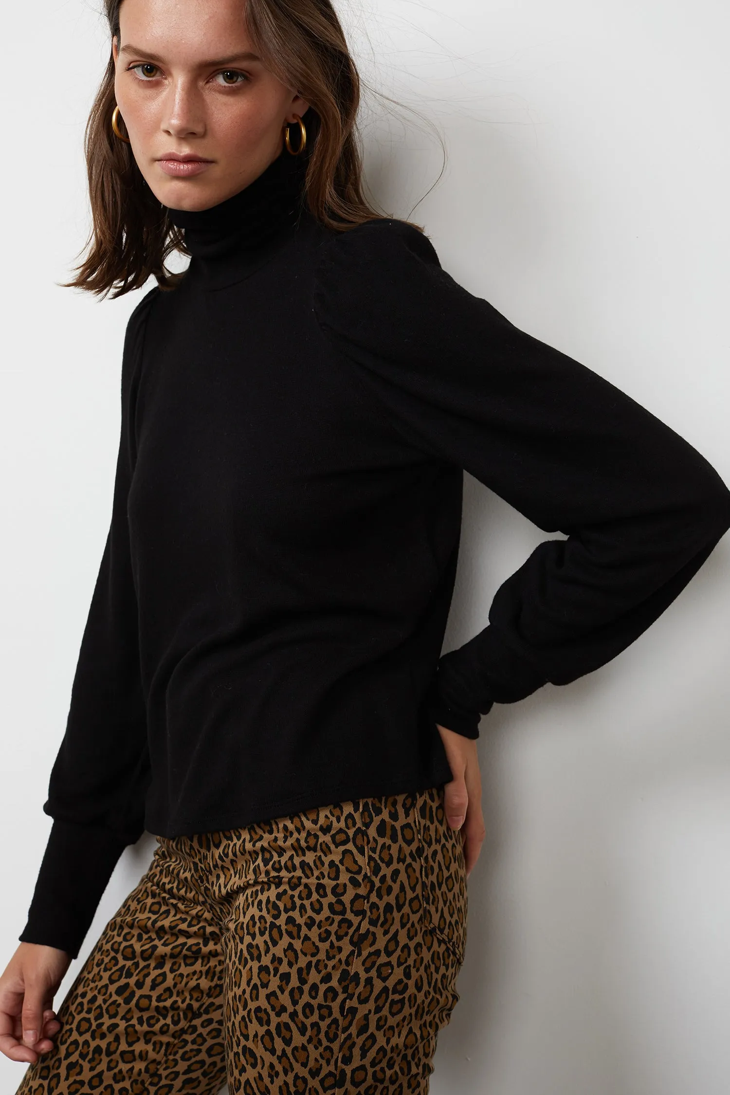 RUE COZY LUX TURTLENECK SWEATER IN BLACK