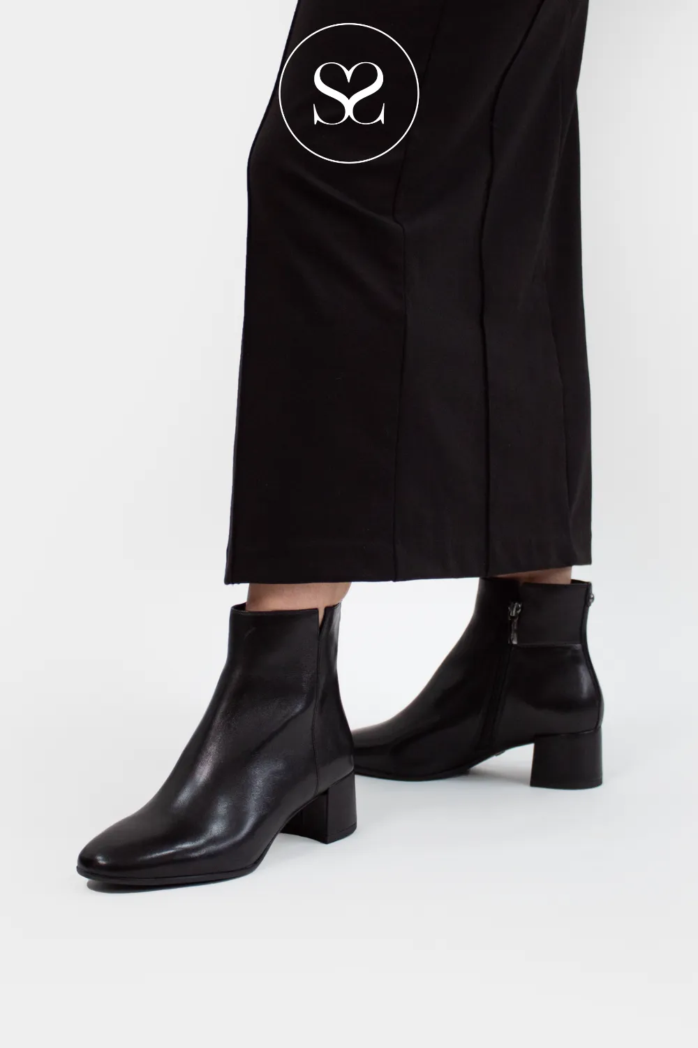 TAMARIS 1-25345-43 BLACK LEATHER ANKLE BOOTS