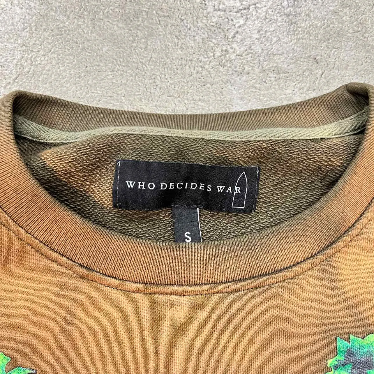 WHO DECIDES WAR Crewneck Sweater GARDEN GLASS Olive Used Size S